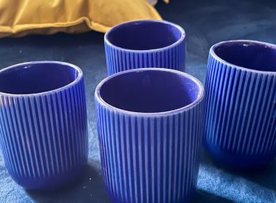 blue cups