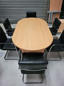 Boardroom/Meeting Room Table & 6 Chairs.