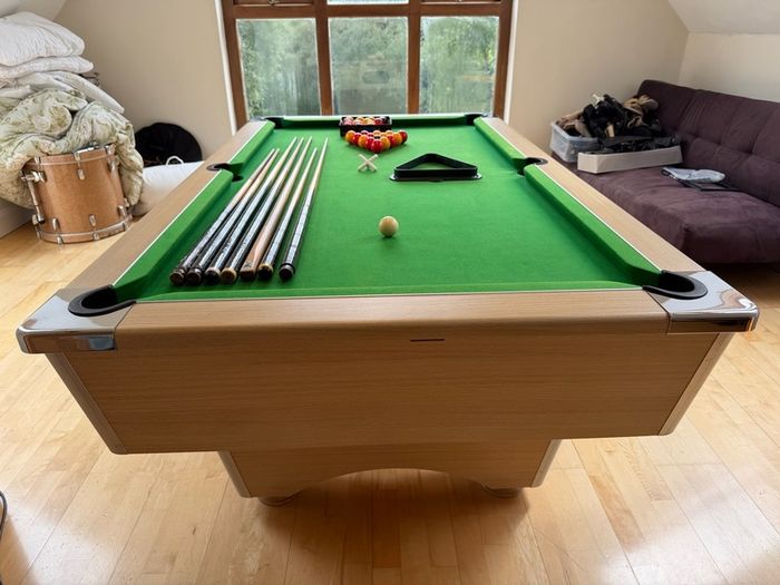 DPT Slate Bed Pool Table - Made In UK - Cues / Balls/Triangle