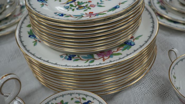 Aynsley Pembroke 68-Piece Fine Bone China Dinner Set for 12