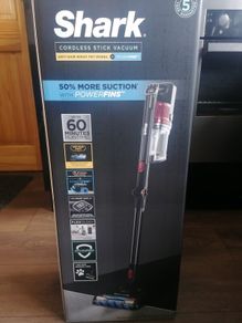 Shark IZ300UKT vaccum cleaner BNIB