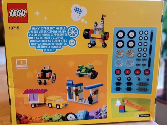 New Unopened Rare Retired Lego Classic Bricks On A Roll (10715)