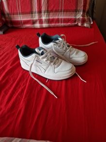 Boys Reebok runners size 5
