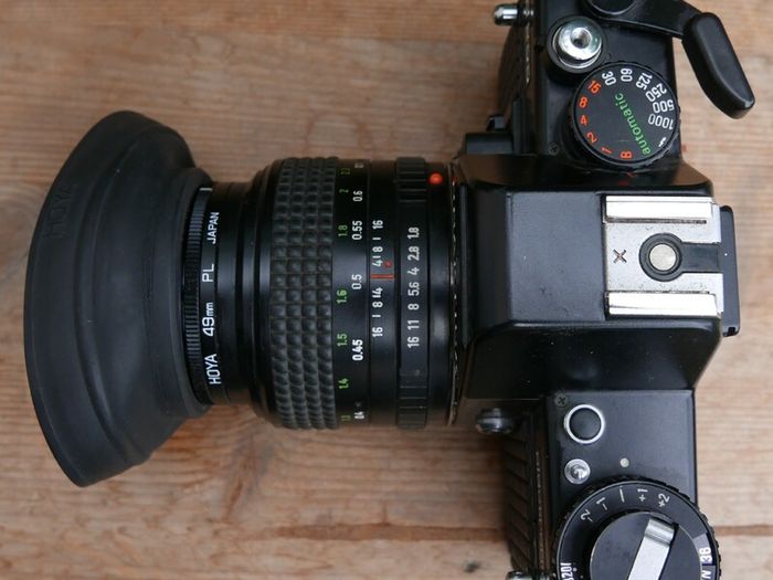 RARE Praktica B200 35mm Film SLR Camera HOIA 49mm Lens ( works well)