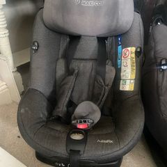Maxi Cosi axissfix swivel car seats x2