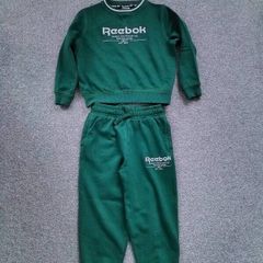 boys green tracksuit .age 5/6