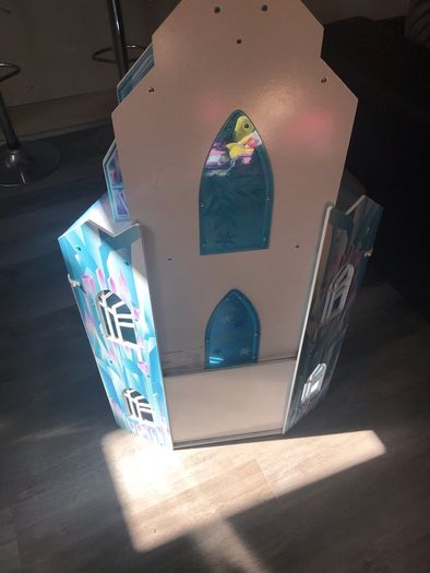 Kids craft frozen castle dollhouse