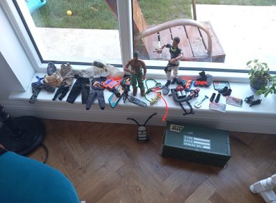 Vintage Action Man 1997 comes with box full set Collectable toys kids girls boys  toys superheroes figurines snowboard sleigh roller skates extra pairs of shoes  t-shirts shorts and body warmers backpack face mask and swings shovel fire throwers accessori