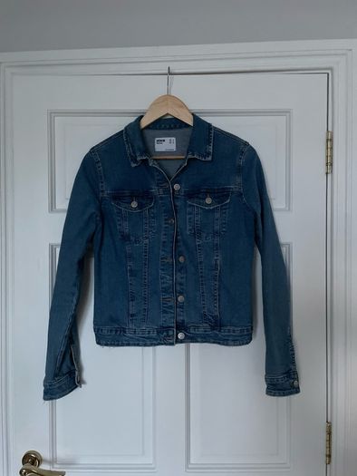 Bershka short denim jacket, Size M