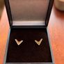 9ct Gold V Shaped Cufflinks Image 2
