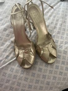 Office gold heel