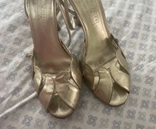Office gold heel