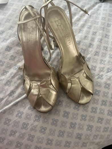Office gold heel