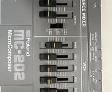 Roland MC 202