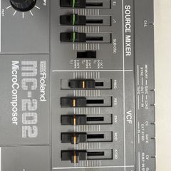 Roland MC 202