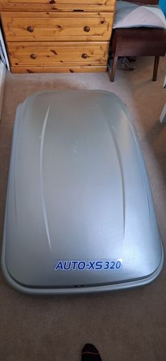 Roof box and 2 sets of roof bars