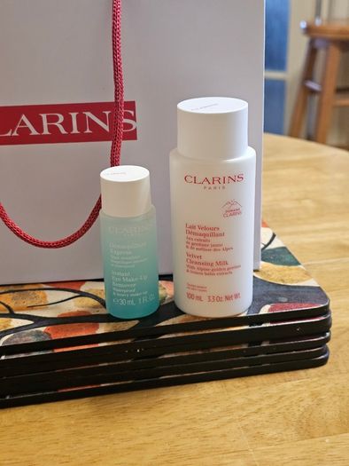 Clarins Cleansing Milk and Eye Make-Up Remover/NEW