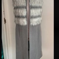 gilet Bnwt size 10 Ella boo grey sleeveless coat with fake fur contrast