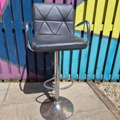 bar stool