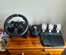 Logitech g920 wheel, pedals & shifter