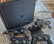PS4 1TB Slim, Controllers and 13 Games