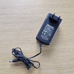 Original Makita 15v 2.5 amp power supply adapter charger for fan