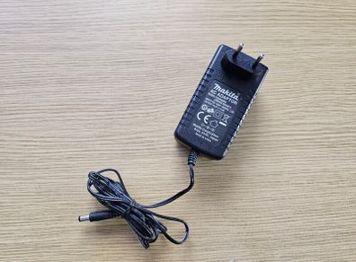Original Makita 15v 2.5 amp power supply adapter charger for fan