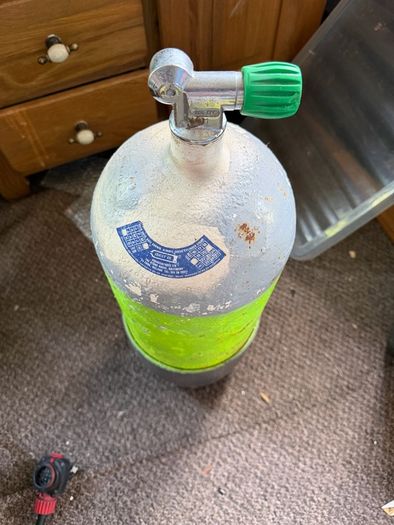 Air tank and breathing apparatus - for parts