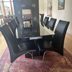 REDUCED PRICE Dining room table and 6 chairs