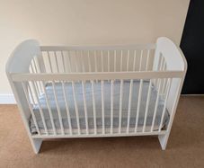 baby cot