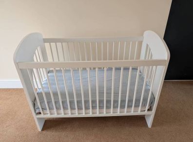 baby cot
