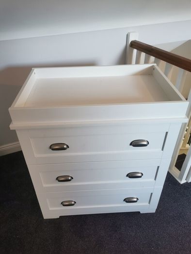 Mia Mamas and Papas Cot/Sleigh bed