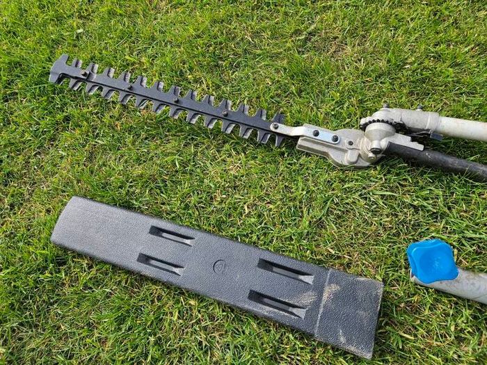 Hedge trimmer petrol