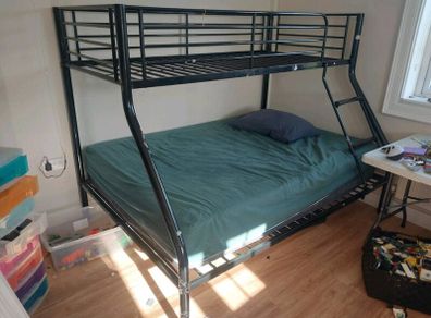 Bunk bed