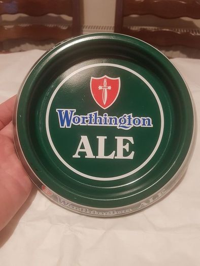 wortington ale metal ashtray ,collectors item, very good condition,  price includes post to anywhere in ireland thank you, hard to come by  ,in that condition..