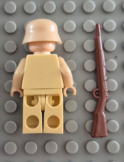 Lego compatible, military figures, German Africa korp. 15 figures plus rifles.