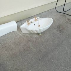 Bathroom sink