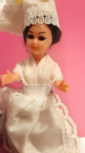 collectable doll minature closing eyes