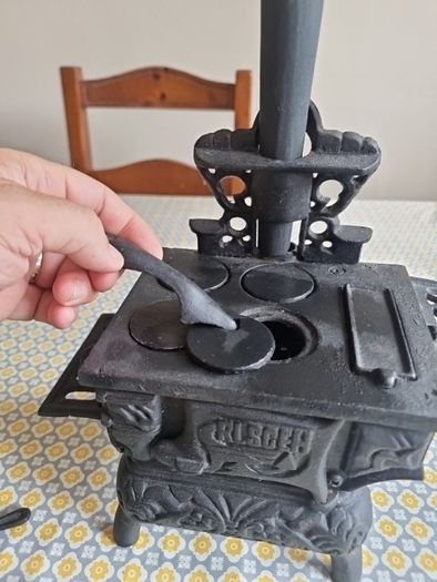 Mini Crescent CAST IRON Stove/Oven with stove items
