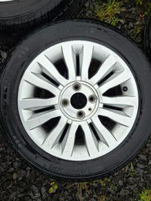 15" Genuine Renault Clio Alloys with tyres