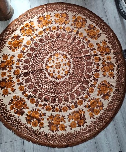 Vintage round rug