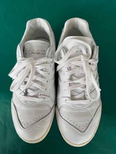 Adidas  AR Trainer. Marathon Running Shoe Sneaker Runners. Super Comfortable Light Weight Uk 6 Eu 39. In Pristine Condition.