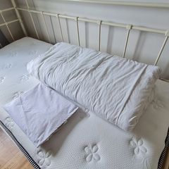 Single bed with mattress