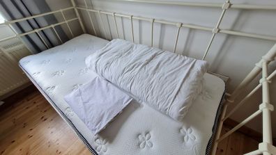 Single bed with mattress