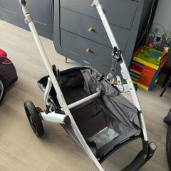 Uppababy buggy (with rumble seat for 2 kids)