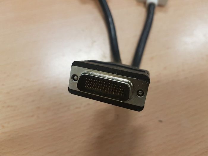 Dms-59 Male to Dual DVI Female Adapter Splitter Cable