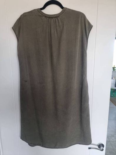 Khaki V-Neck Dress w/pockets, Size 40/UK 14
