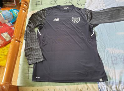 Ireland Football Goalkeeper Jersey 2017 to 2018 New Balance Medium Adult