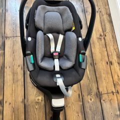 Maxi Cosy Pebble 360 with Base