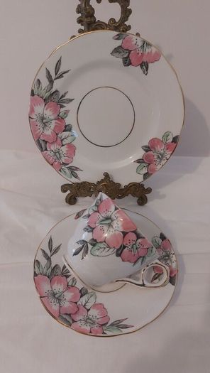 Fabulous Vintage Rare Patterned Royal Stafford Bone China Hand-Painted and Hand-Gilded Trio in a Stunning Pink Hibiscus Pattern, Pattern number 8239, Mint/Cabinet Condition